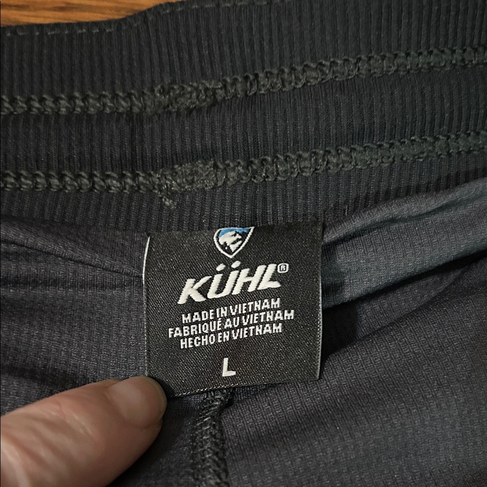 Kuhl FreeFlex Black Athletic Stretch Waisted Zip‎ Pocket Mid Thigh Length SZ L - Picture 2 of 6